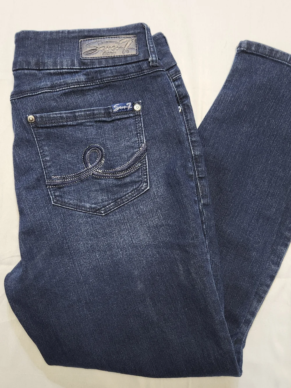 Seven7 Women's Dark Blue Skinny Jeans with Embroidered Back Pocket Size 14